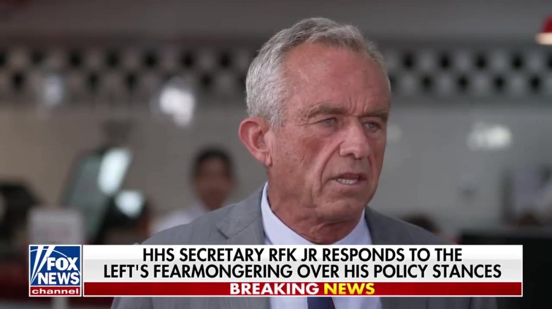 ⁣RFK Jr. Eats Steak 'n Shake on Live TV — Celebrates Fast Food Chain’s Move to Fry in Beef Tallo